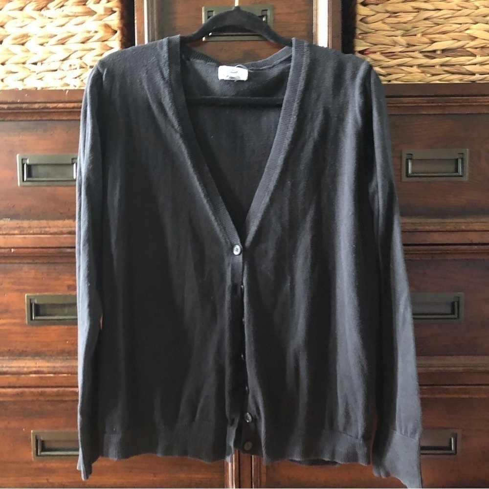 Old Navy black v neck button down cardigan sweater in size XL Tall